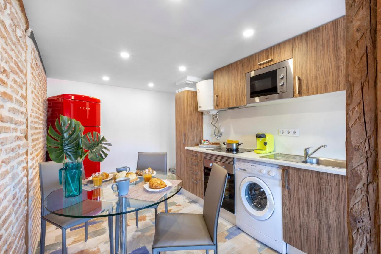 Apartamentos Ejemplares الكالا ذي إِناريس المظهر الخارجي الصورة