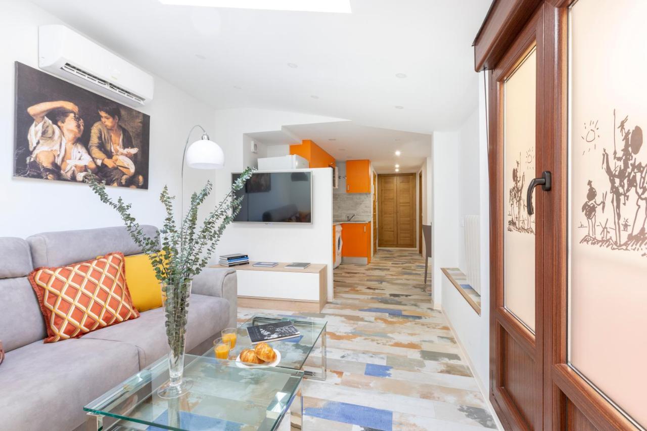 Apartamentos Ejemplares الكالا ذي إِناريس المظهر الخارجي الصورة