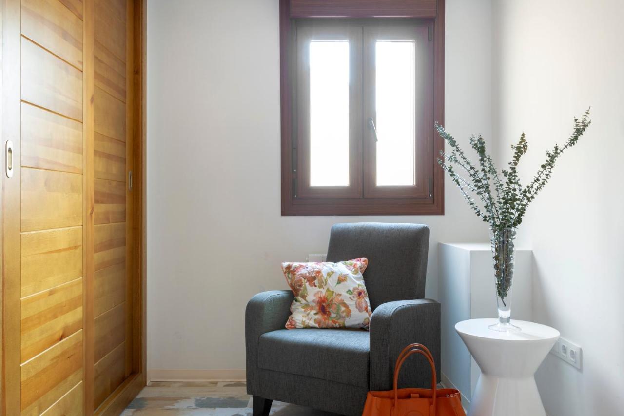 Apartamentos Ejemplares الكالا ذي إِناريس المظهر الخارجي الصورة